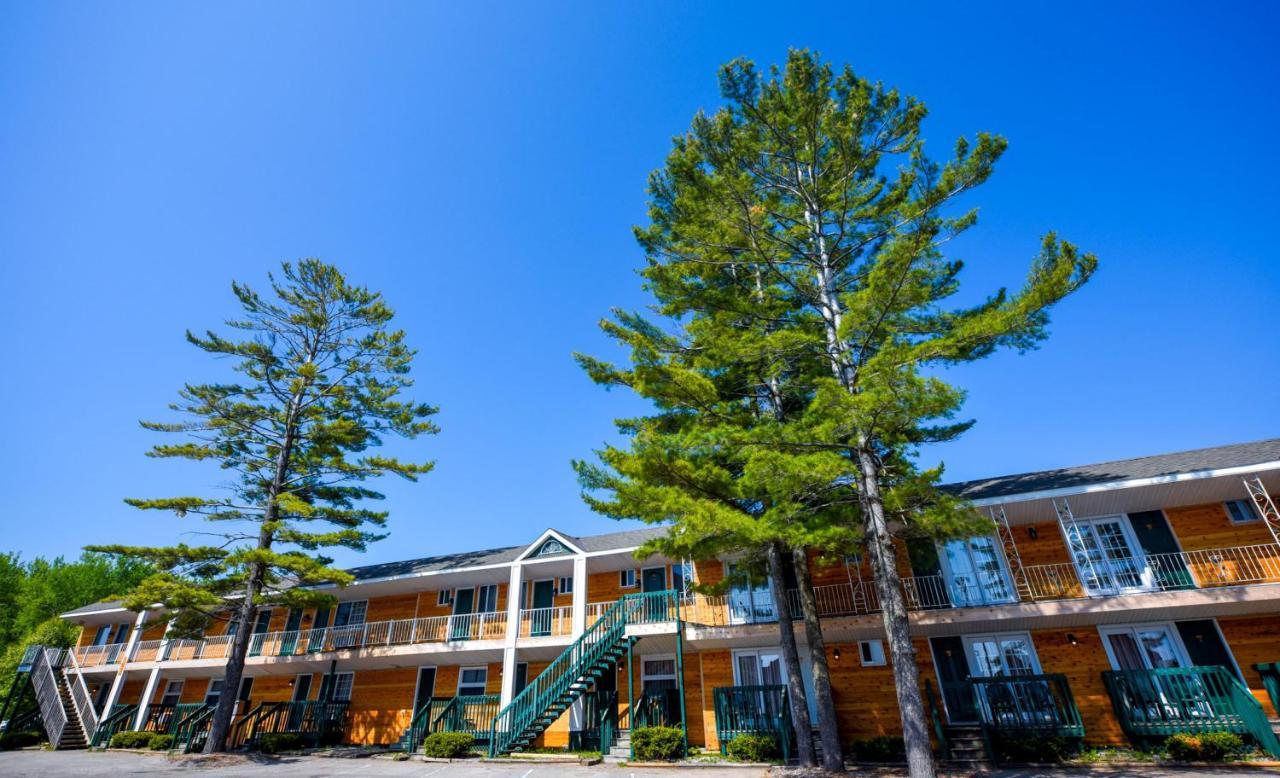 Cabins Of Mackinac & Lodge Mackinaw City Exteriör bild