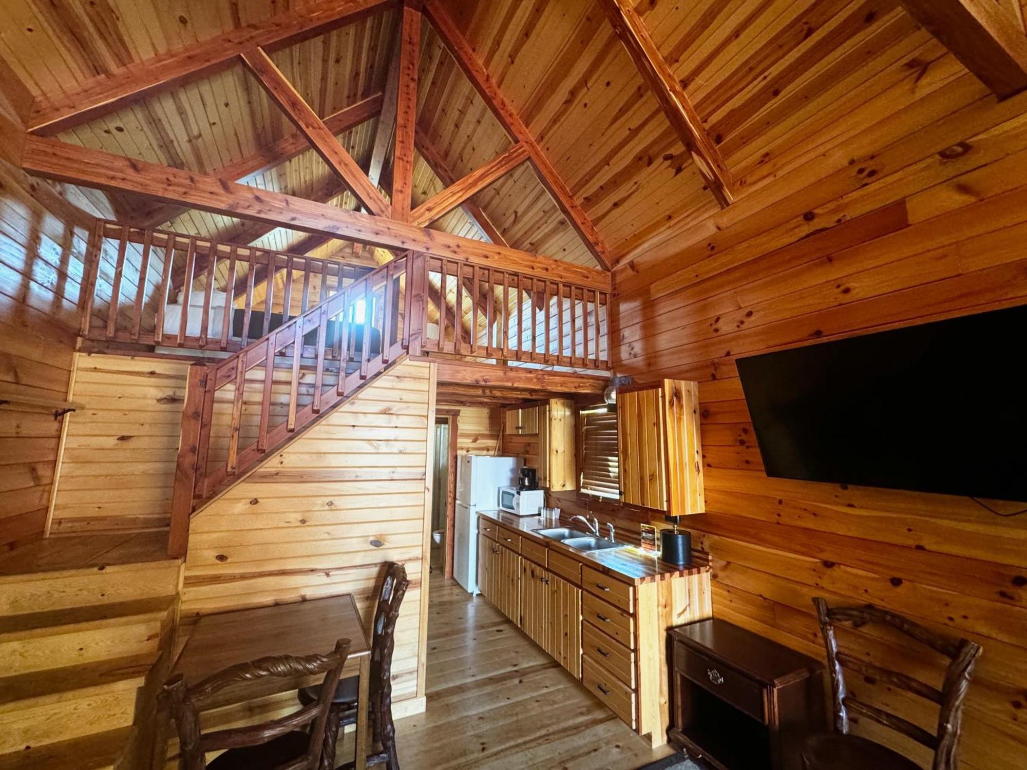 Cabins Of Mackinac & Lodge Mackinaw City Exteriör bild