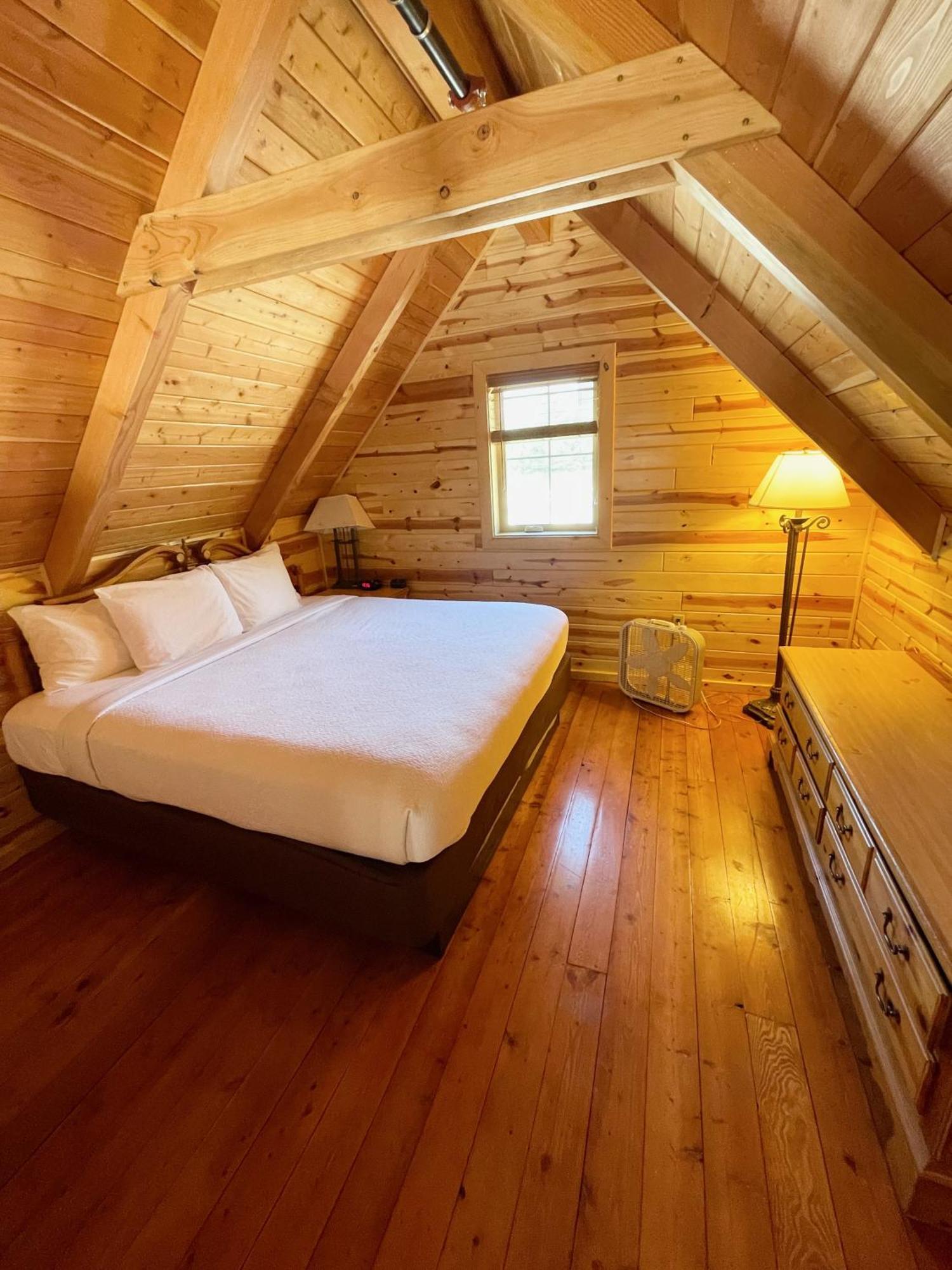 Cabins Of Mackinac & Lodge Mackinaw City Exteriör bild