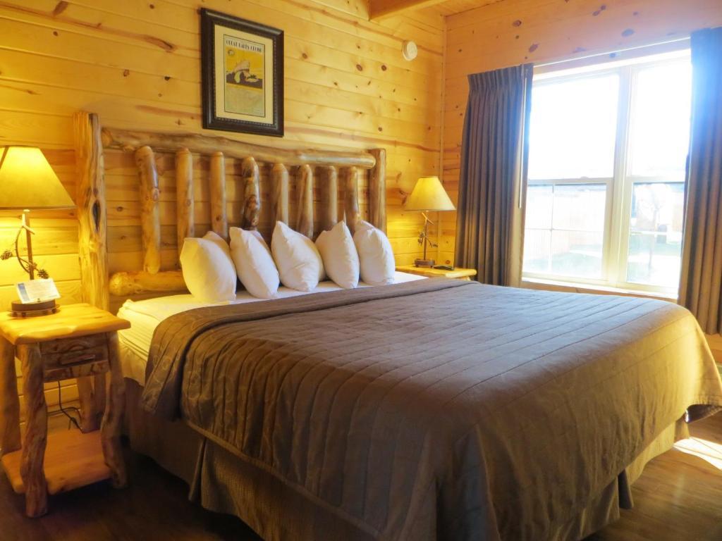 Cabins Of Mackinac & Lodge Mackinaw City Rum bild