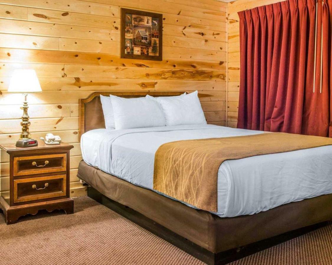Cabins Of Mackinac & Lodge Mackinaw City Exteriör bild